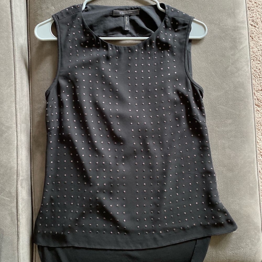 Bcbg super cute going out top! Open back!